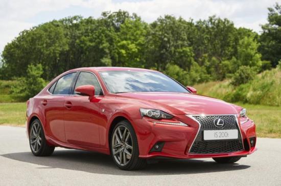 Lexus trình làng mẫu IS 200t thách thức người Đức